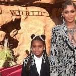 BLUE IVY İLK GRAMMY ÖDÜLÜ İLE POZ VERDİ